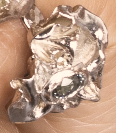 Flower With Precious Stone' Ring